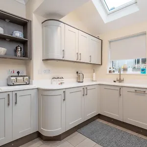 Sleeps 6 4 Bedrooms 2 Minute Walk To The Square Hosted Happy Valley Cast Hebden Bridge